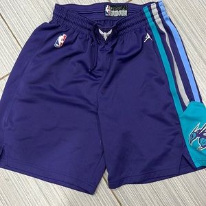 LIGHTLY WORN NBA Charlotte Hornets shorts size L